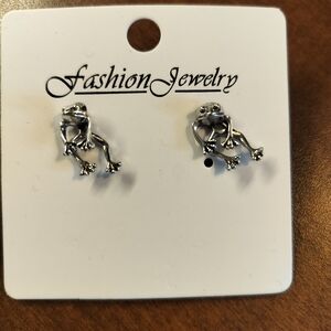 Silvertone Frog Stud Earrings